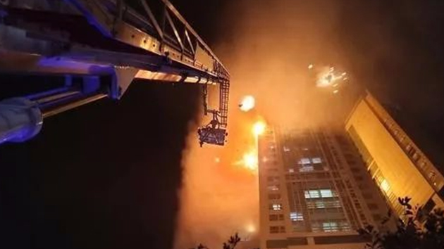 消防知識(shí) 丨 全樓在燃燒！33層建筑深夜起火，高層火災(zāi)到底該如何逃生？